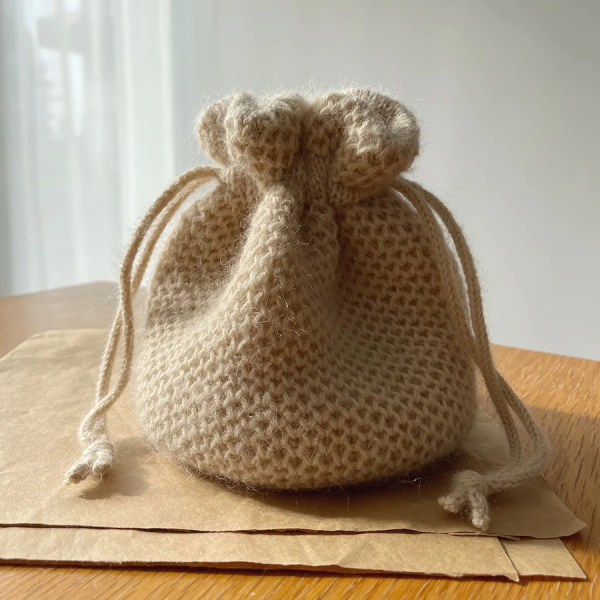 PetiteKnit-Set, „Honey Bucket Bag“, Sandnes Sunday und Tynn Silk Mohair groß (Umfang 58 cm)